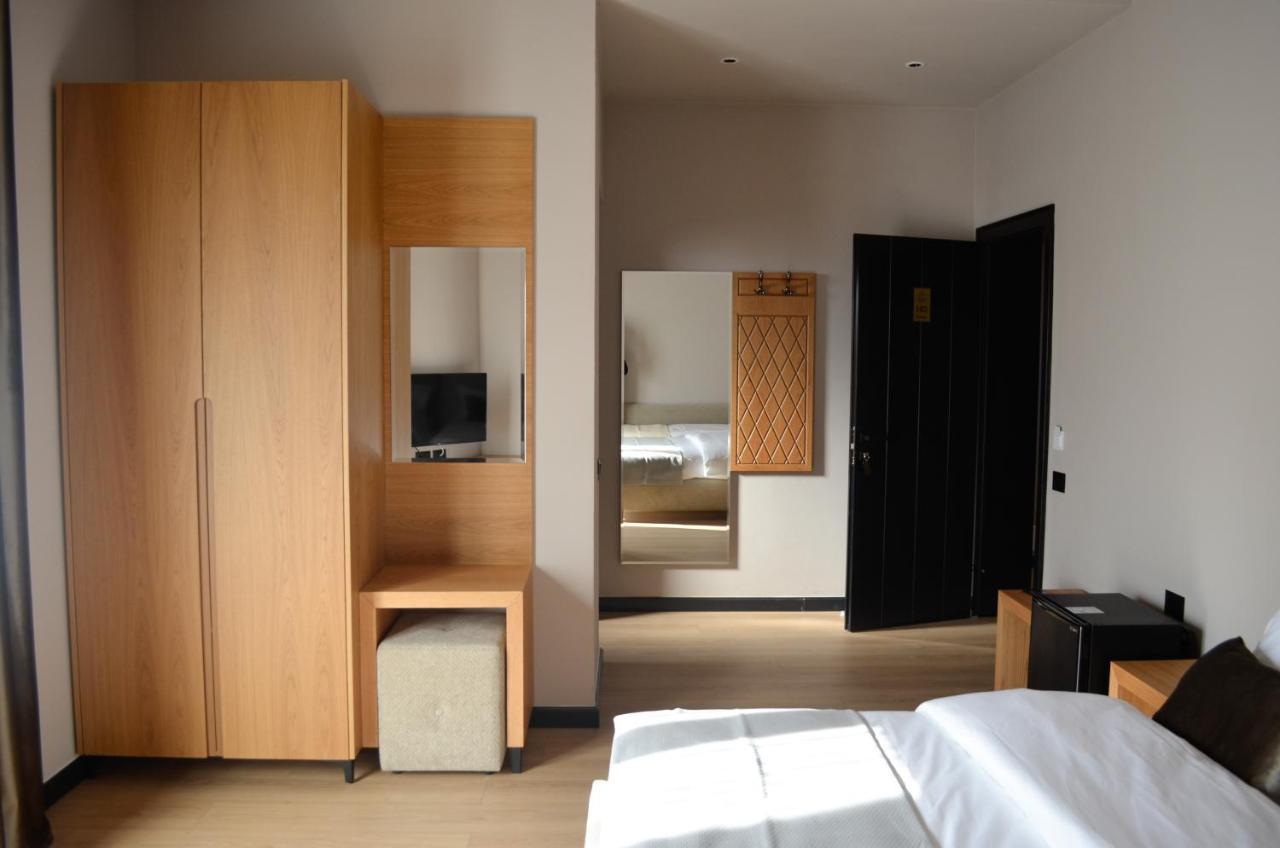N'Peze Hotel Ljaknasi Buitenkant foto