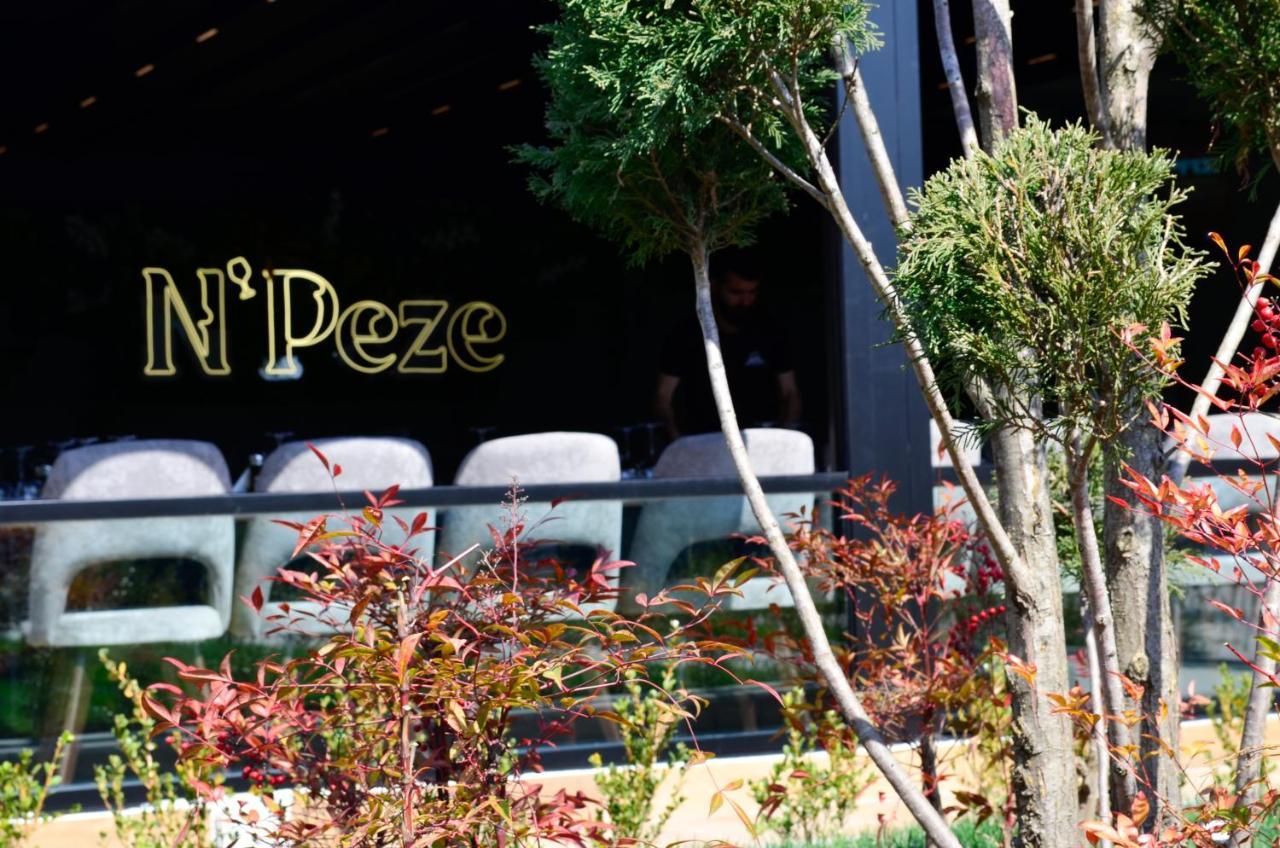 N'Peze Hotel Ljaknasi Buitenkant foto