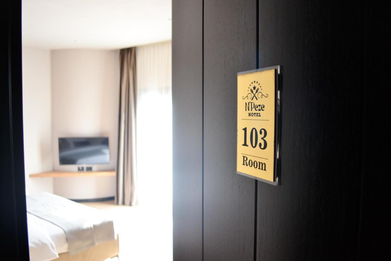 N'Peze Hotel Ljaknasi Buitenkant foto