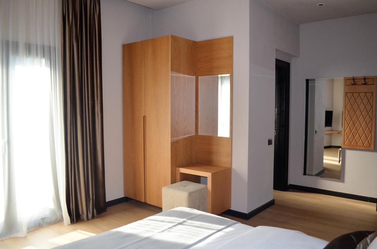 N'Peze Hotel Ljaknasi Buitenkant foto